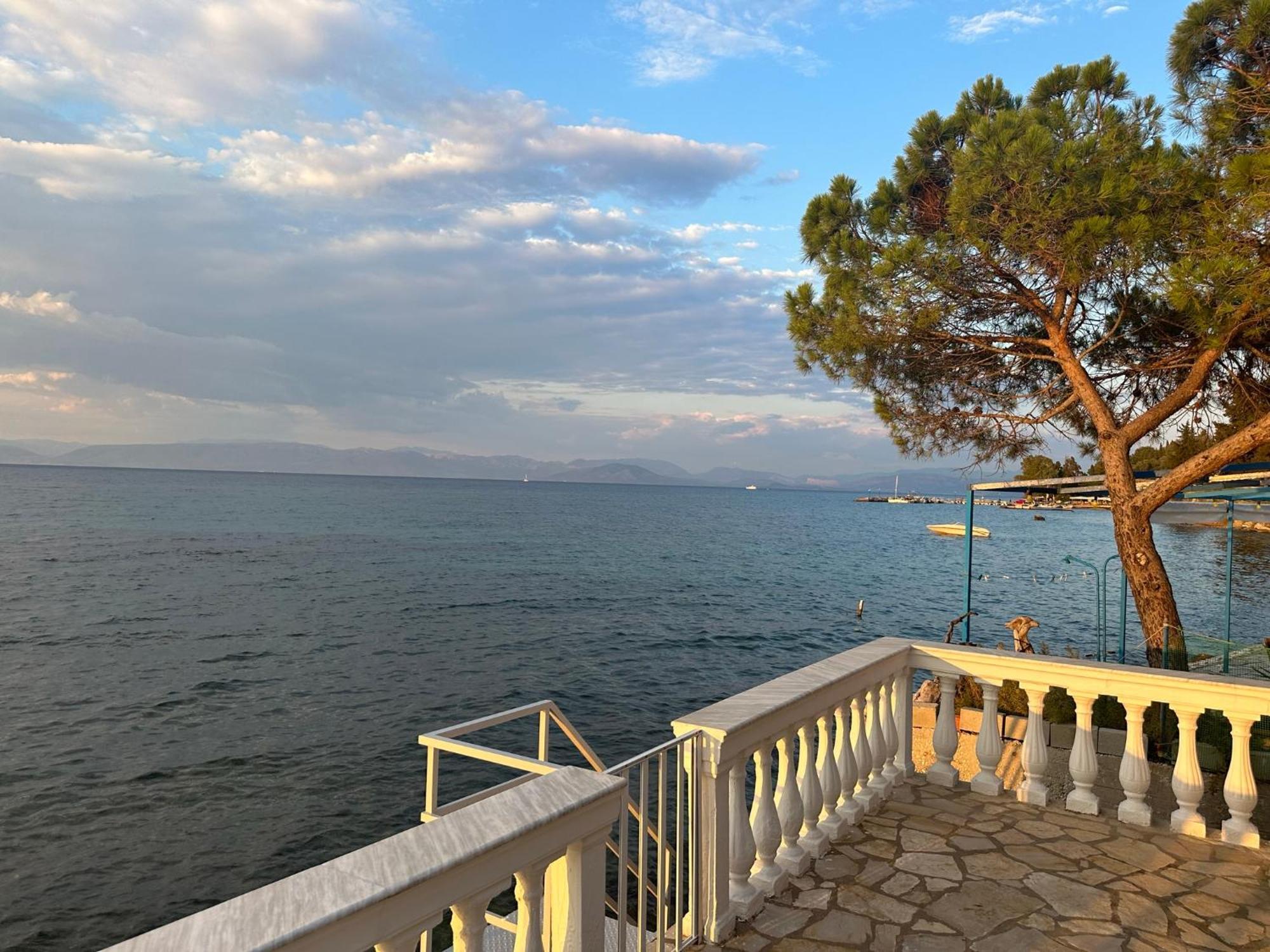 Blue Horizon Villa Mpoukaris Luaran gambar